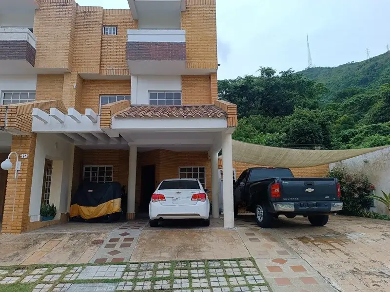 EN VENTA Hermoso towu house Planta 100% Urb Trigal Norte, Valencia