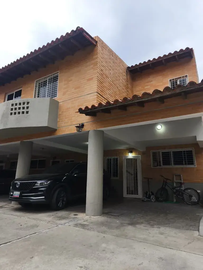 EN VENTA Hermoso Town House.. Planta eléctrica 50% (con opción a conexión 100%) Mañongo, Naguanagua