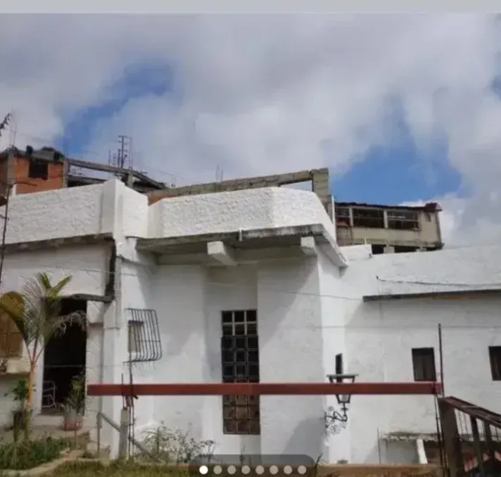 Casa amplia con terreno Hoyo de la puerta