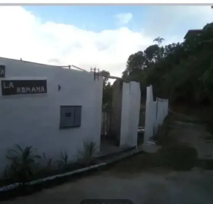 Casa amplia con terreno Hoyo de la puerta - 2
