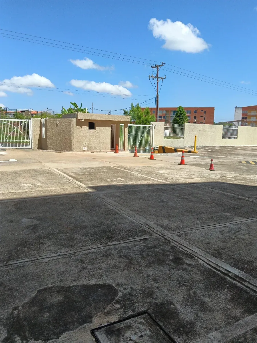 Acogedor apartamento de 2 hab en el piso 6 de calas suite puerto ordaz - 14