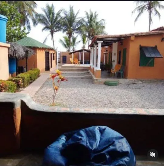 HERMOSA CASA CERCA DEL MAR BOCA DE UCHIRE- ANZOATEGUI  - 2
