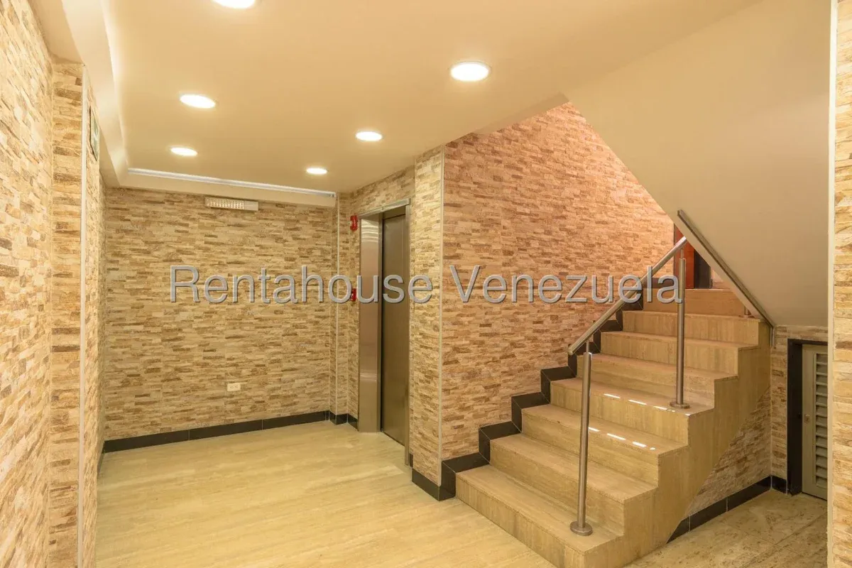 Edificio en Venta Las Mercedes 25-23019 - 5