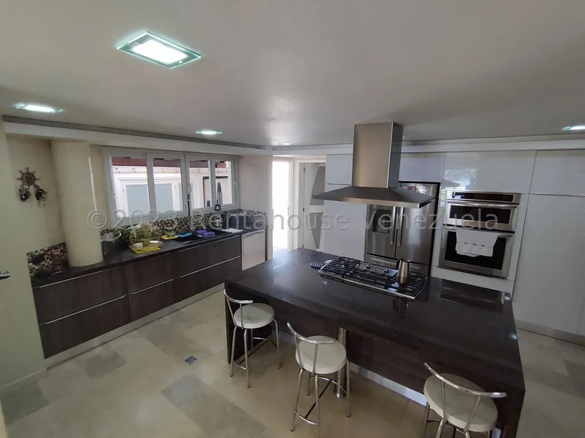 Casa en Venta Prados del Este 23-30662/ 0414-3702803 - 14