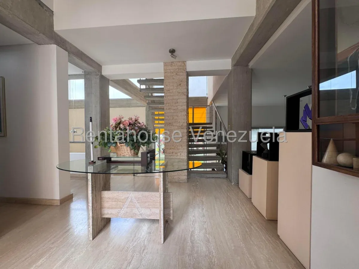 Casa en Venta Prados del Este 25-25015 / 0414-3702803 - 4