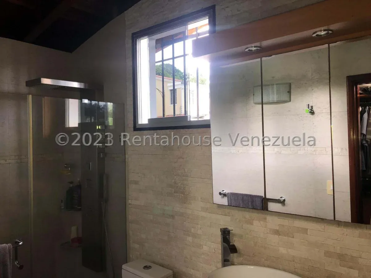 Casa en Venta Prados del Este 25-21135 / 0414-3702803 - 21