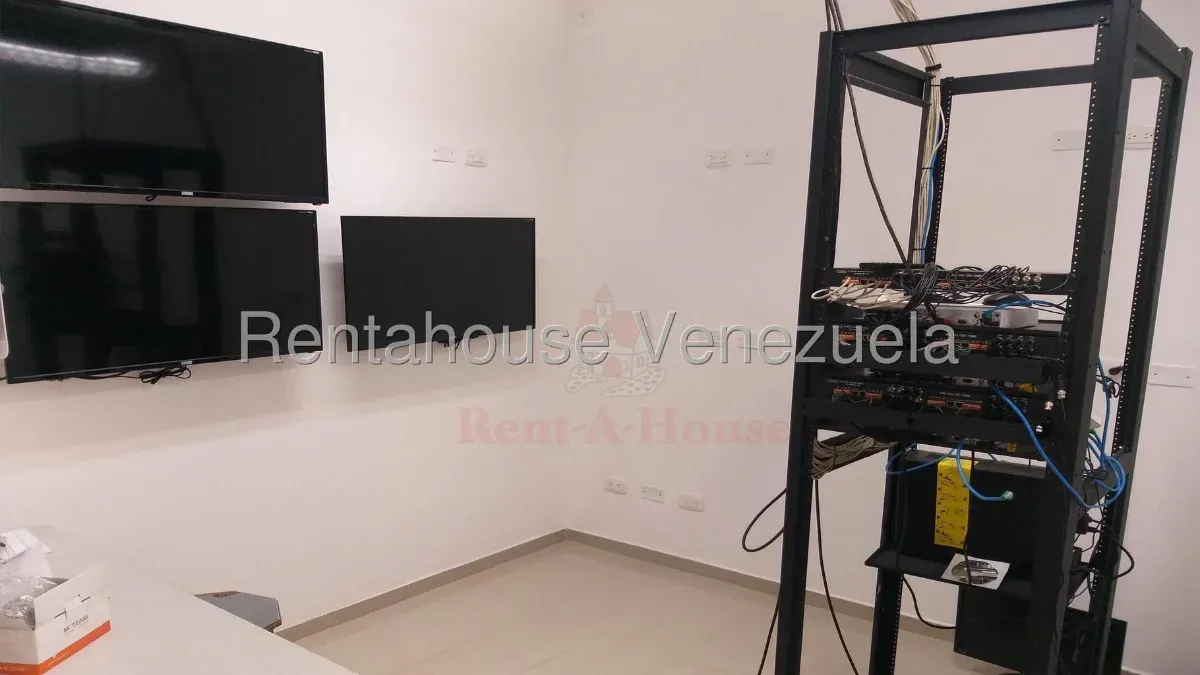Galpon en Venta La Yaguara 26-2120 / 0414-3702803 - 28