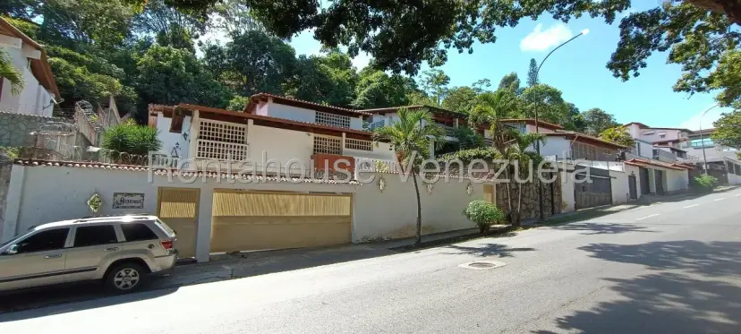 Casa en Venta Prados del Este 26-10849 / 0414-3702803