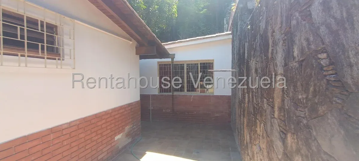 Casa en Venta Prados del Este 26-10849 / 0414-3702803 - 11