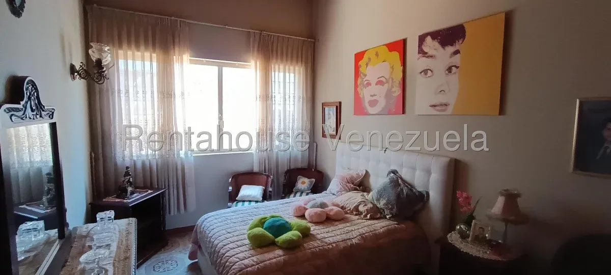 Casa en Venta Prados del Este 26-10849 / 0414-3702803 - 13