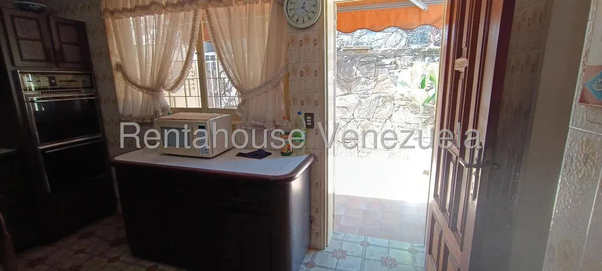 Casa en Venta Prados del Este 26-10849 / 0414-3702803 - 20