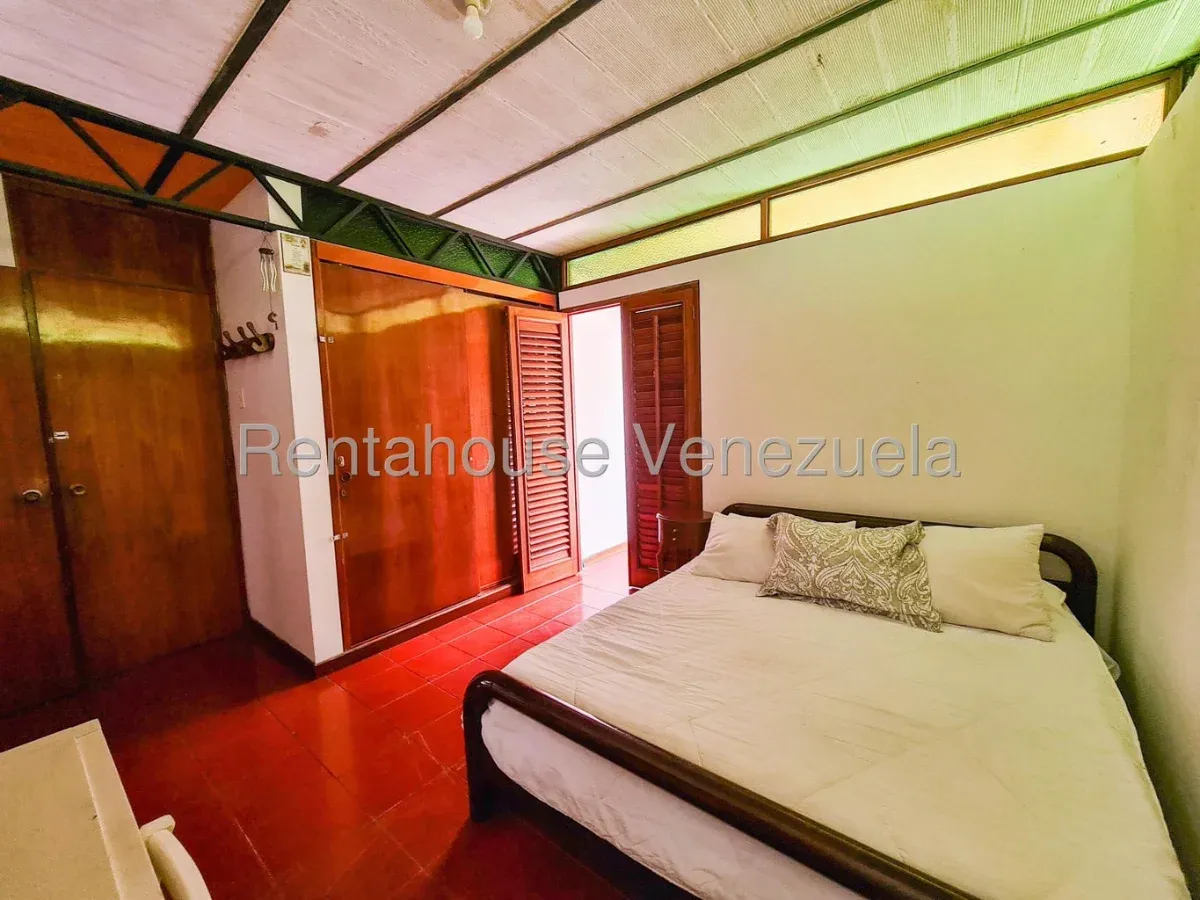 Casa en Venta Prados del Este 26-21027 / 0414-3702803 - 33