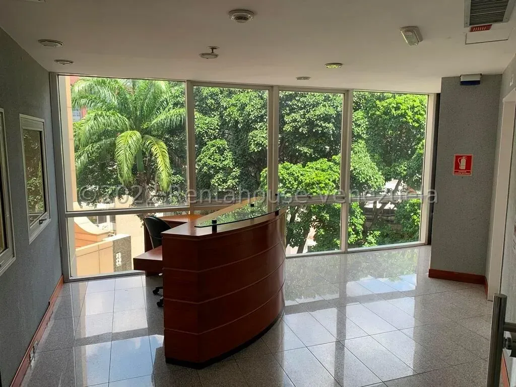 Edificio en Venta Las Mercedes 26-13841 / 0414-3702803 - 2