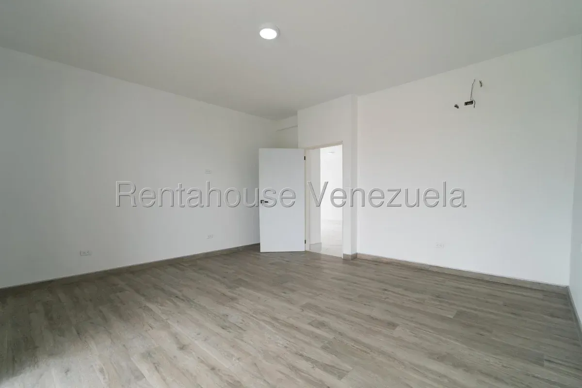 Casa en Venta Country Club 27-1117 / 0414-3702803 - 30