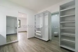 Vista 44