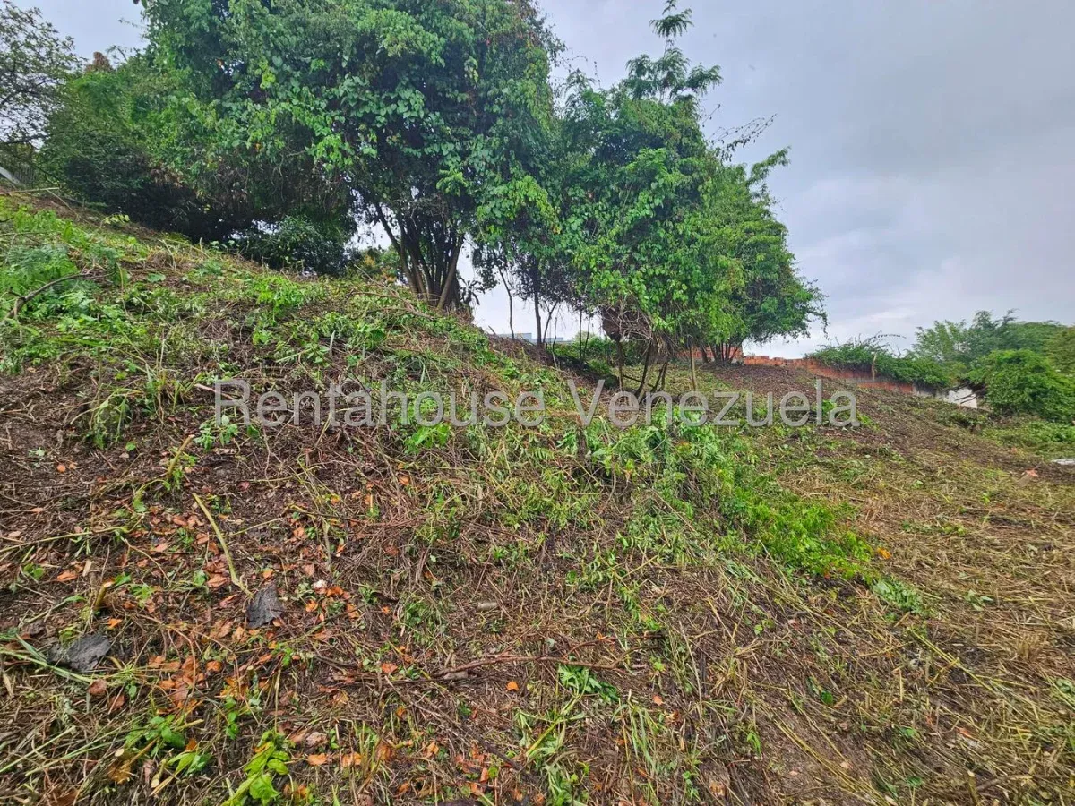 Terreno en Venta Prados del Este 26-11933 / 0414-3702803 - 11