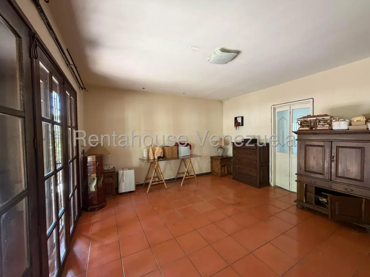 Casa en Venta Prados del Este 26-18812 / 0414-3702803 - 16