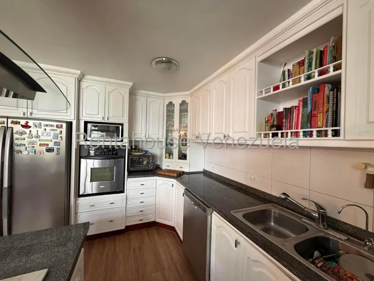 Casa en Venta Prados del Este 26-18812 / 0414-3702803 - 23