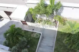 View 25