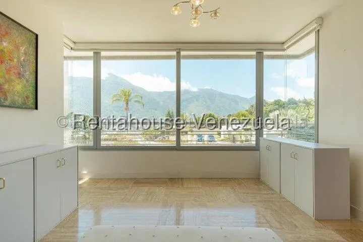 Apartamento en Alquiler Lomas de Las Mercedes 27-2551 / 0414-3702803 - 28
