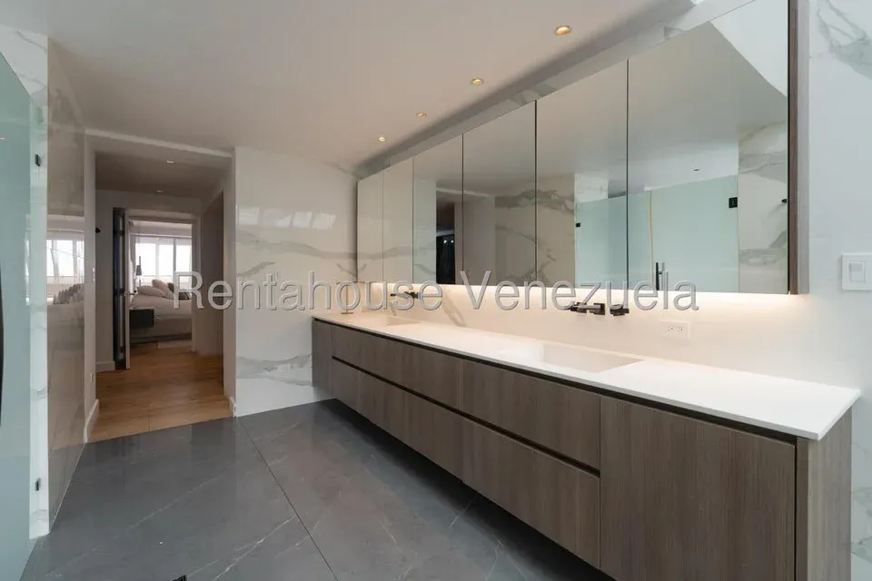 Casa en Venta Cerro Verde 26-11970 / 0414-3702803 - 9