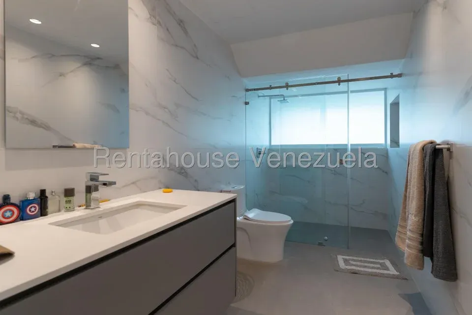 Casa en Venta Cerro Verde 26-11970 / 0414-3702803 - 27