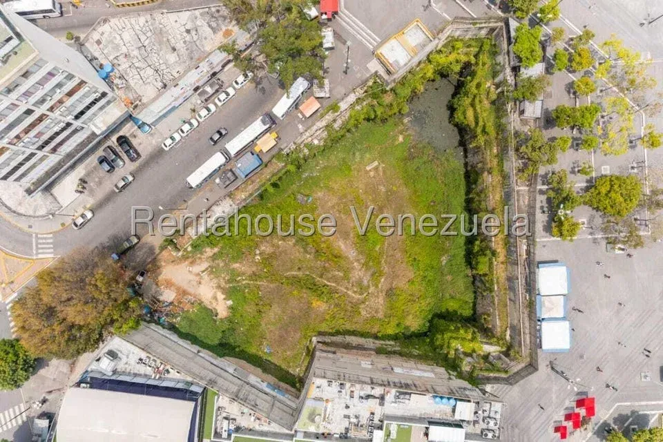 Terreno en Venta El Rosal 26-6981 / 0414-3702803 - 2