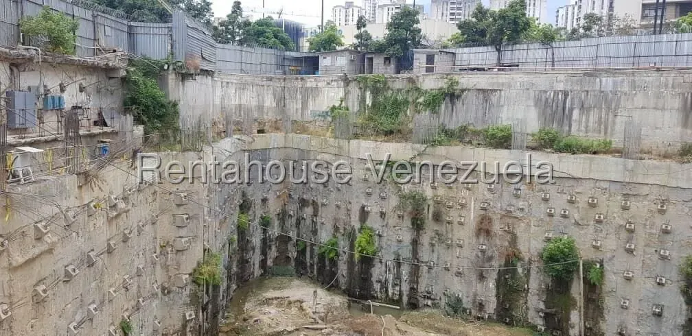 Terreno en Venta El Rosal 26-6981 / 0414-3702803 - 10
