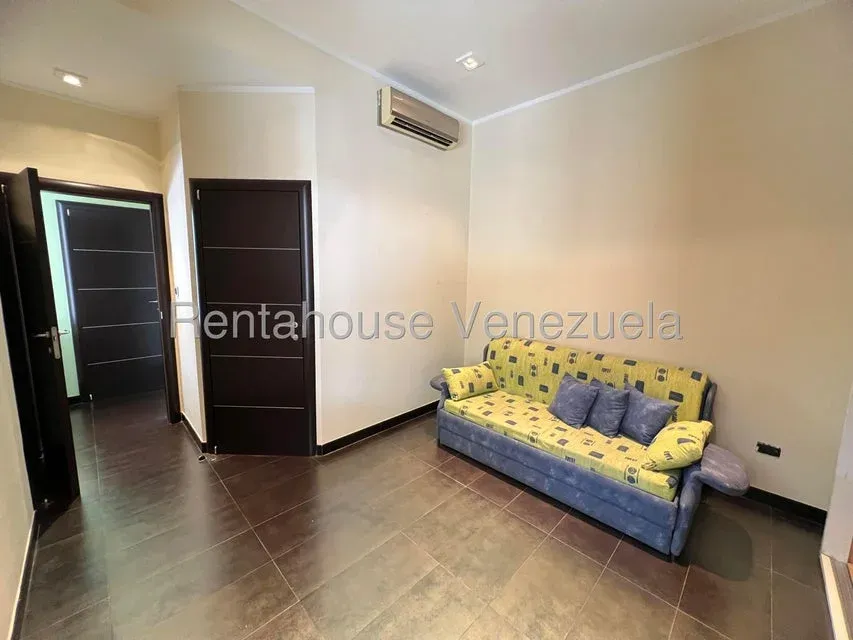 Casa en Venta La Lagunita 26-1627 / 0414-3702803 - 52