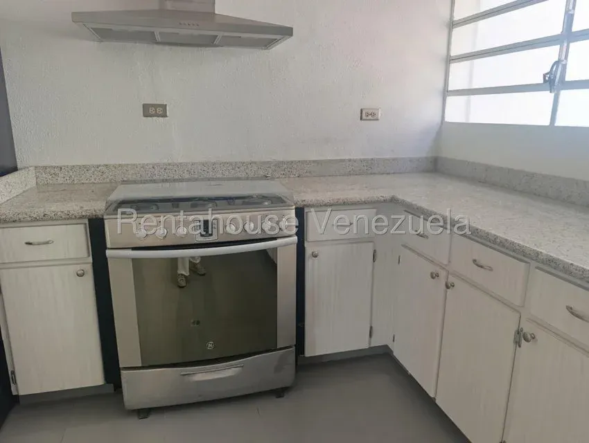 Casa en Venta Prados del Este 26-19989 - 0414-3702803 - 16