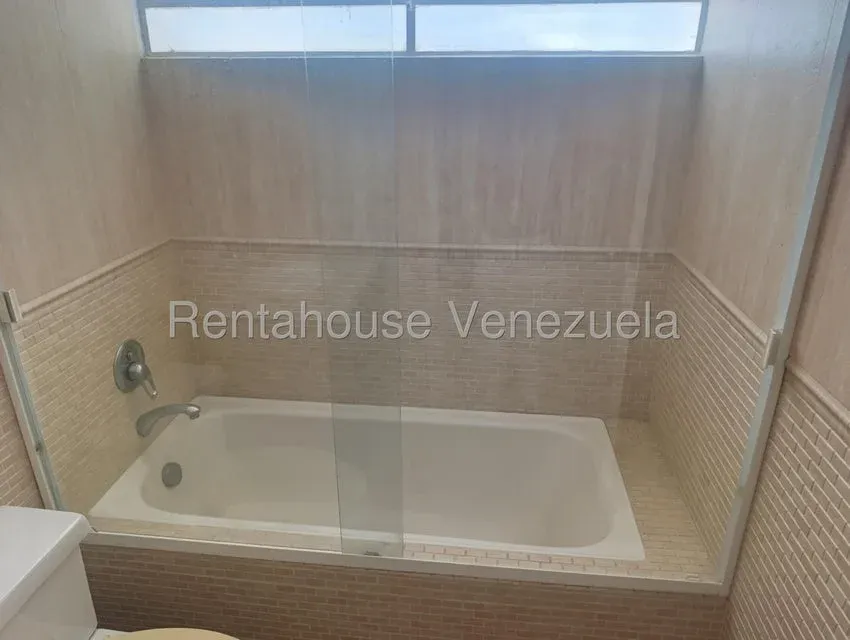Casa en Venta Prados del Este 26-19989 - 0414-3702803 - 23