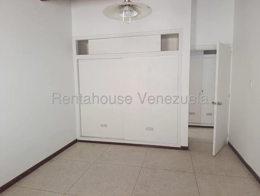 Casa en Venta Prados del Este 26-19989 - 0414-3702803 - 30