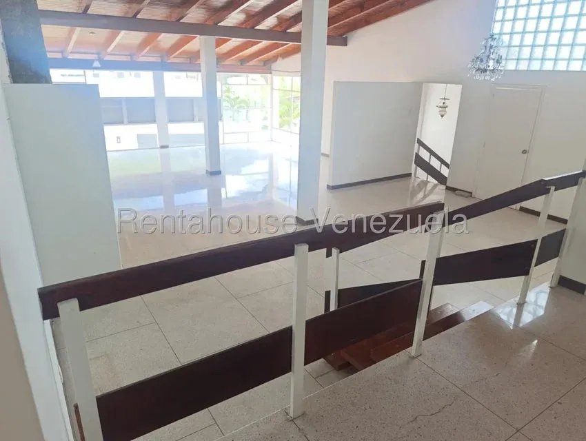 Casa en Venta Prados del Este 26-19989 - 0414-3702803 - 33