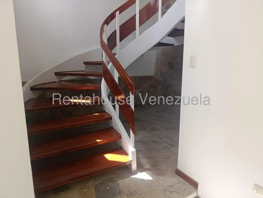 Casa en Venta Prados del Este 26-19989 - 0414-3702803 - 35