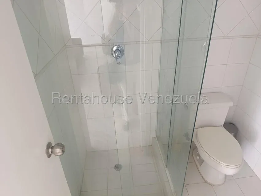 Casa en Venta Prados del Este 26-19989 - 0414-3702803 - 40