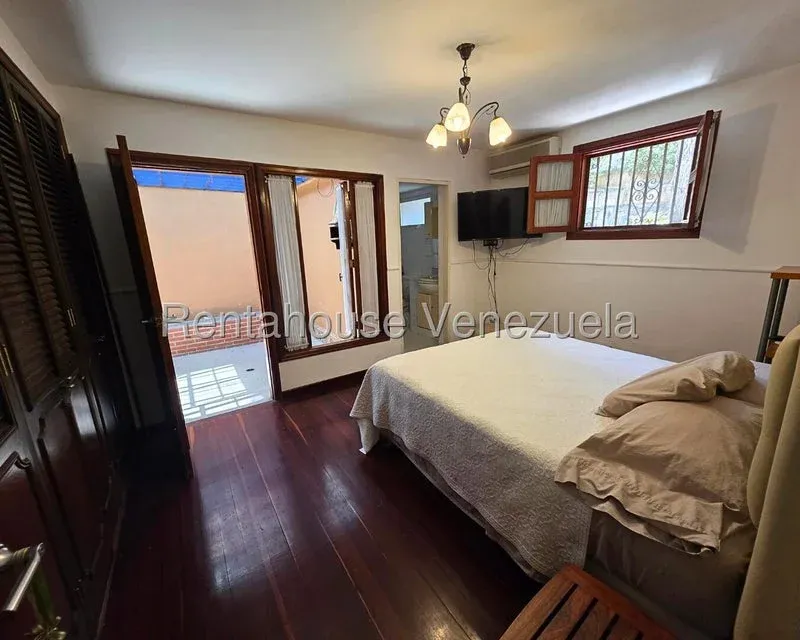 Casa en Venta Prados del Este 26-14696 / 0414-3702803 - 32