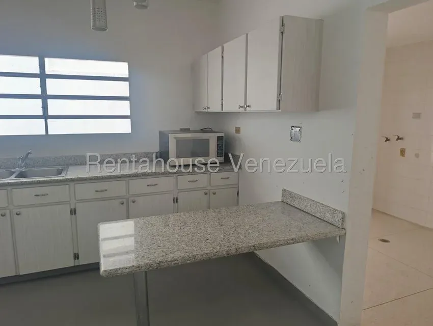 Casa en Venta Prados del Este 26-19989 / 0414-3702803 - 14