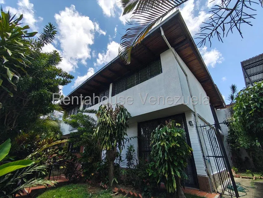 Casa en Venta Prados del Este 27-4171 / 0414-3702803