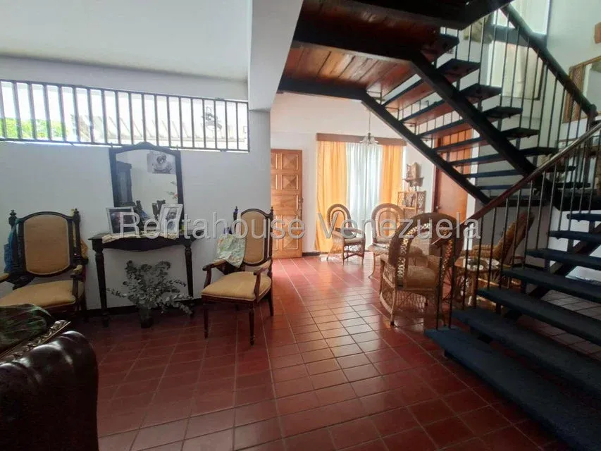Casa en Venta El Cafetal 27-4299 / 0414-3702803