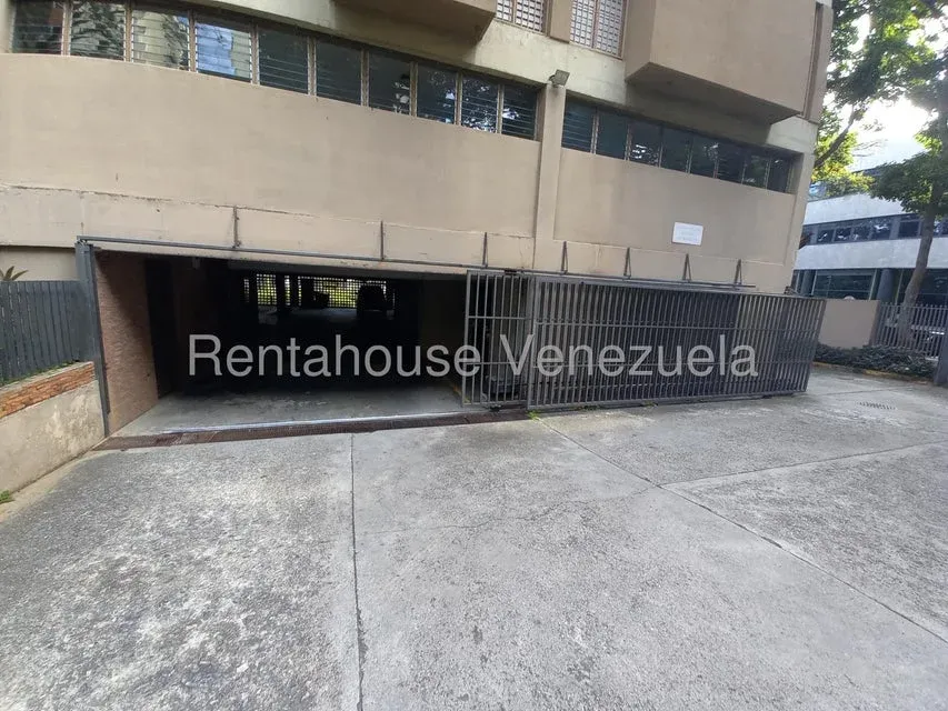 Apartamento en Venta Colina de La California 27-6171 / 0414-3702803 - 3