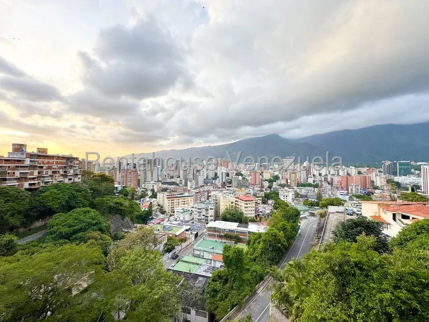 Espectacular Casa en Alquiler en Colinas de Bello Monte  - 9