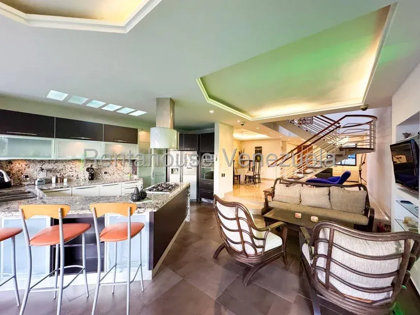 Espectacular Casa en Alquiler en Colinas de Bello Monte  - 11