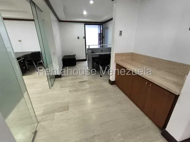 En Inmejorable Ubicacion en el Rosal Oficina en Alquiler #27-2139 - 6
