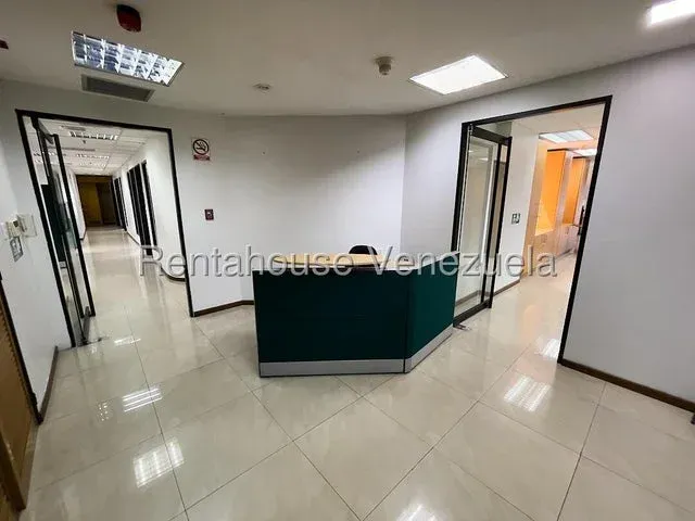 Oficina en Alquiler en La torre Provincial de Chacao  - 3