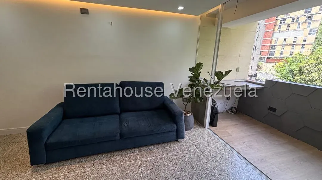 Venta de Apartamento Totalmente Remodelado y Listo para Habitar | Espacios Modernos e Impecables - 3