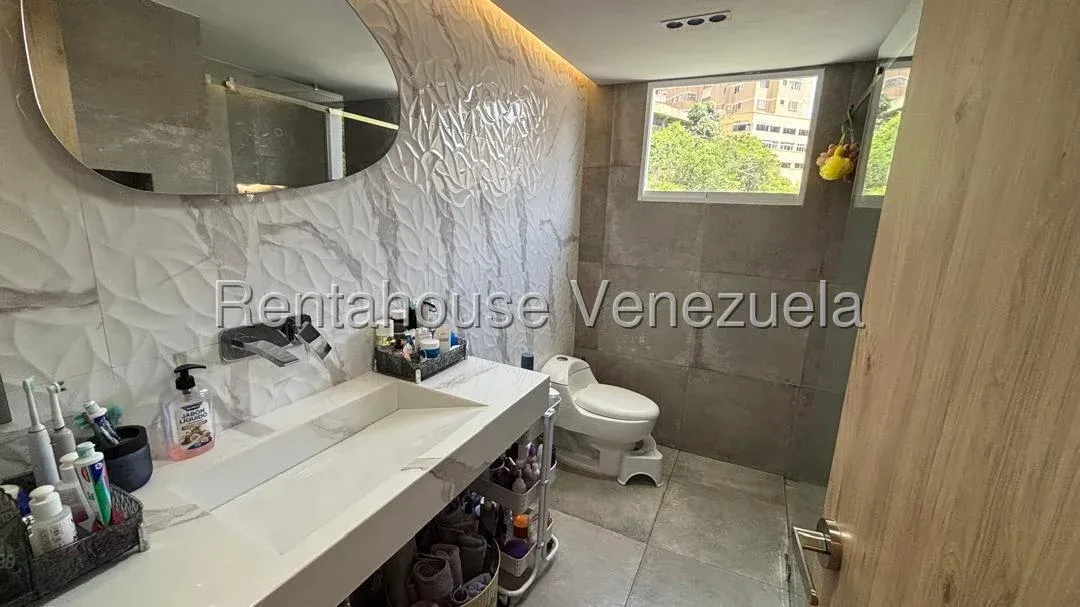 Venta de Apartamento Totalmente Remodelado y Listo para Habitar | Espacios Modernos e Impecables - 12