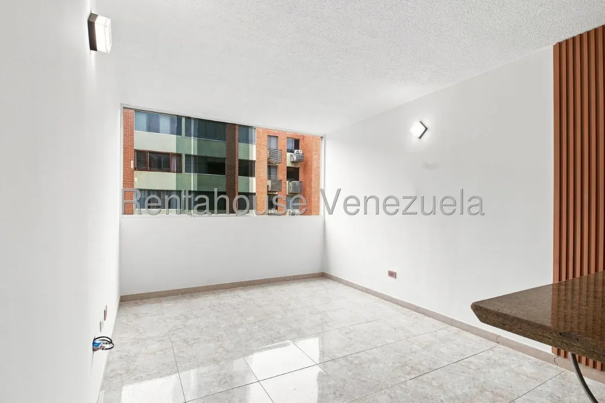 Venta de Precioso Apartamento Totalmente Remodelado | Cocina Equipada | 2 Hab + 1 Baño - 9