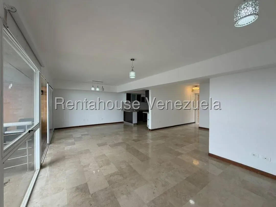 Venta de Exclusivo Apartamento de 103,82 m² | Impresionante Vista 180° a La Lagunita Terraza + 2 PE - 6