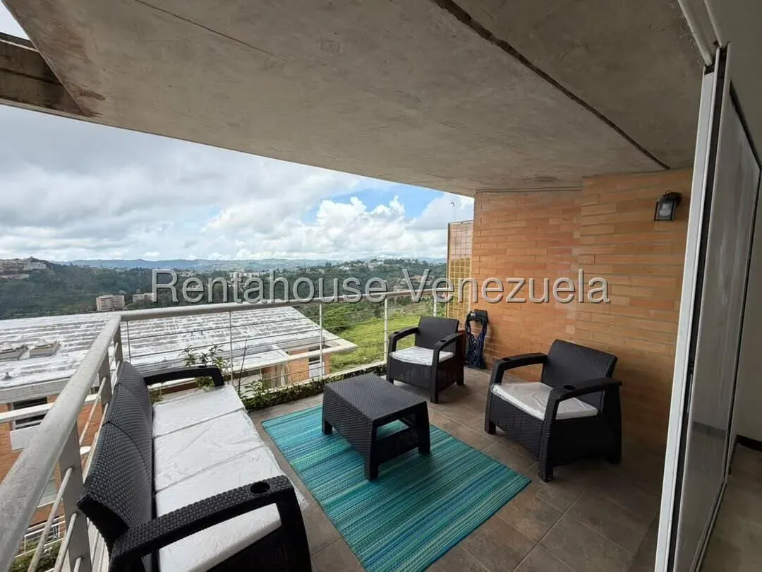 Venta de Exclusivo Apartamento de 103,82 m² | Impresionante Vista 180° a La Lagunita Terraza + 2 PE