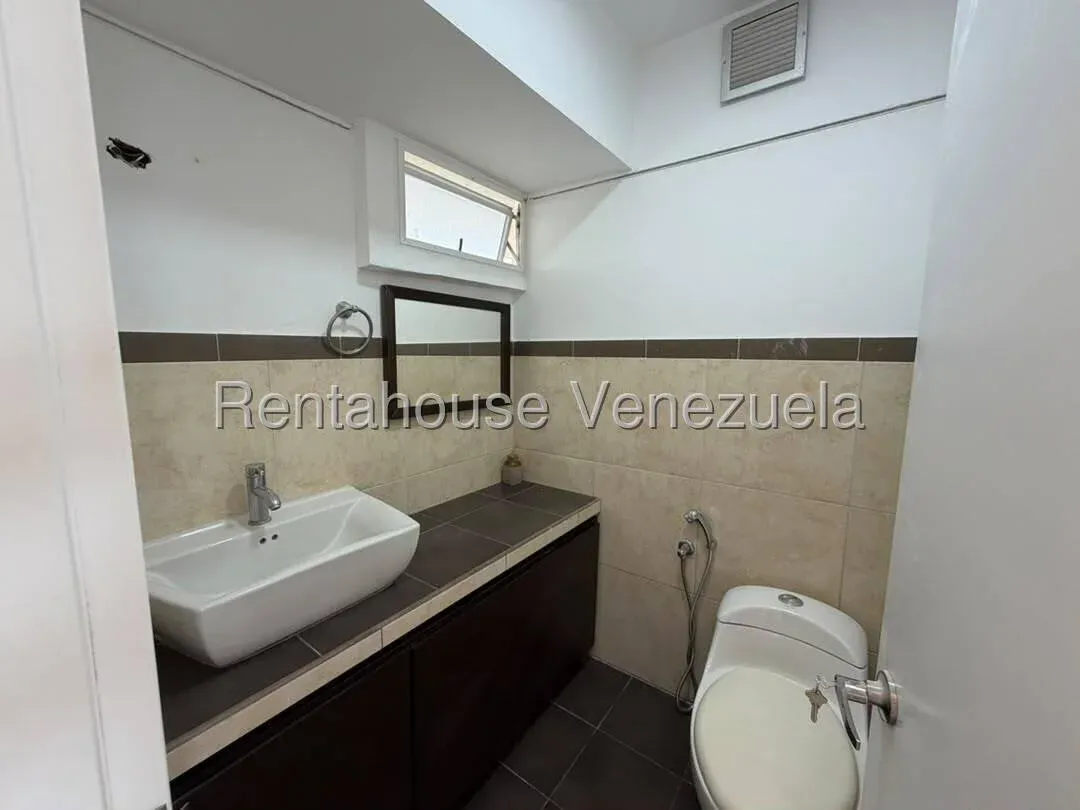 Venta de Exclusivo Apartamento de 103,82 m² | Impresionante Vista 180° a La Lagunita Terraza + 2 PE - 8